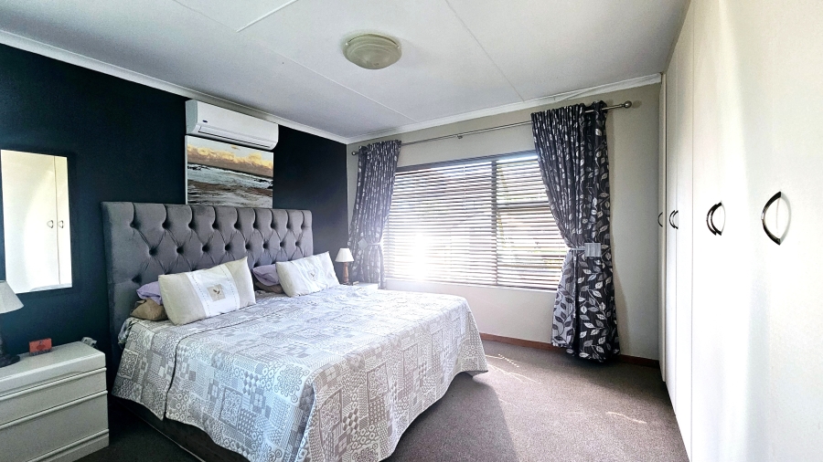 3 Bedroom Property for Sale in Dana Bay Western Cape